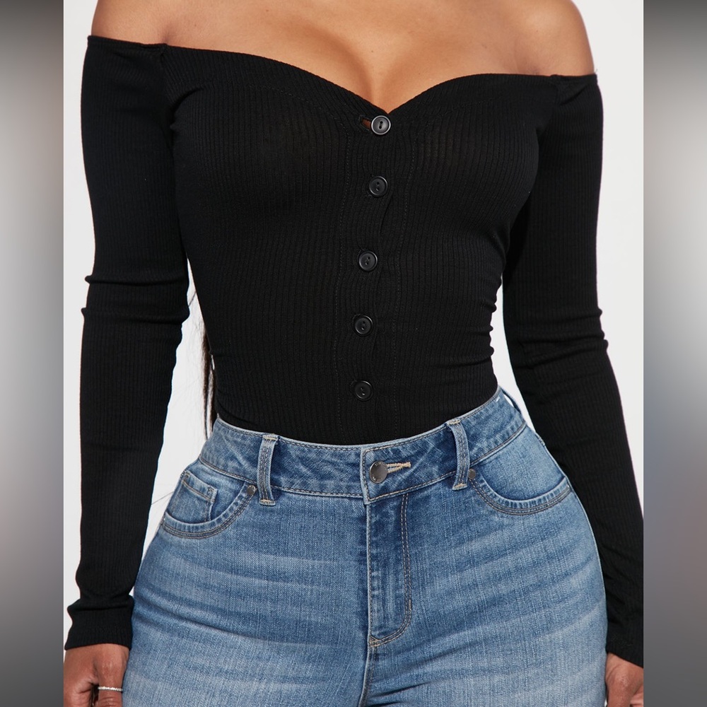 Fashion Nova NWT off shoulder bodysuit